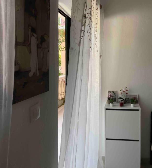 Maggie's Art Apartment *
